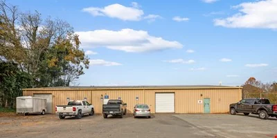 5106 Wilkinson Boulevard — Lease in Cramerton, NC, photo 2 of 8