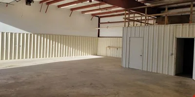2,400 SF warehouse with 14ft Overhead door — Lease in Evanston, WY, photo 4 of 8