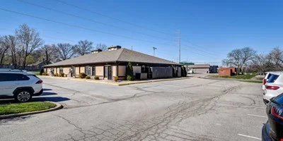 Highland Acres Office Building — Lease in Overland Park, KS, photo 2 of 8