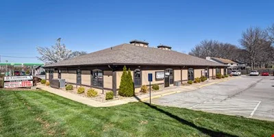 Highland Acres Office Building — Lease in Overland Park, KS, photo 3 of 8