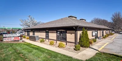 Highland Acres Office Building — Lease in Overland Park, KS, photo 1 of 8