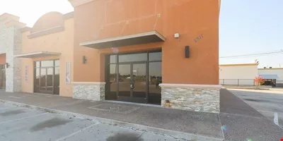 2311 Saturn Dr — Lease in Laredo, TX, photo 2 of 8
