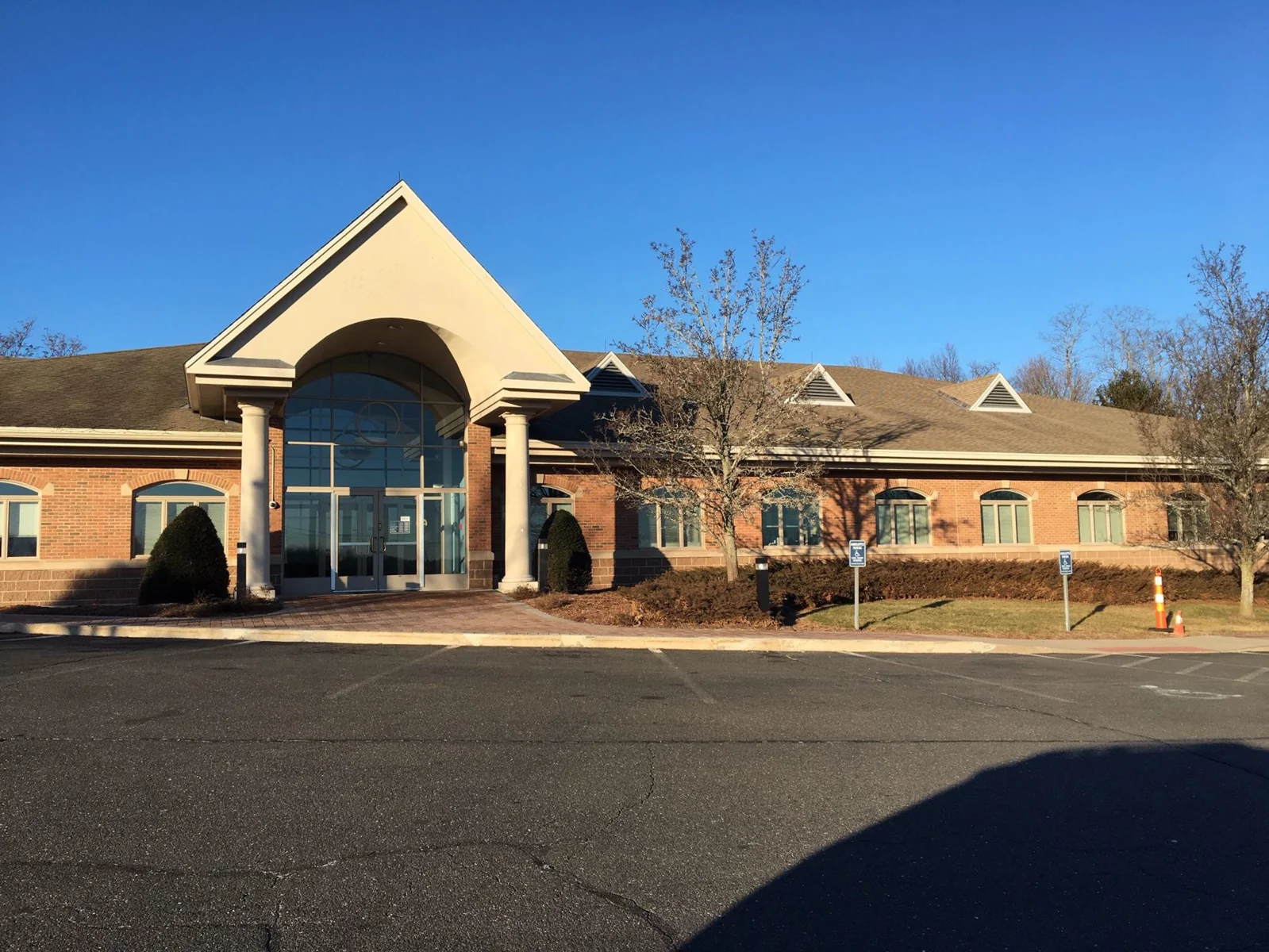 521 Cromwell Avenue — Lease in Rocky Hill, CT, photo 1 of 8