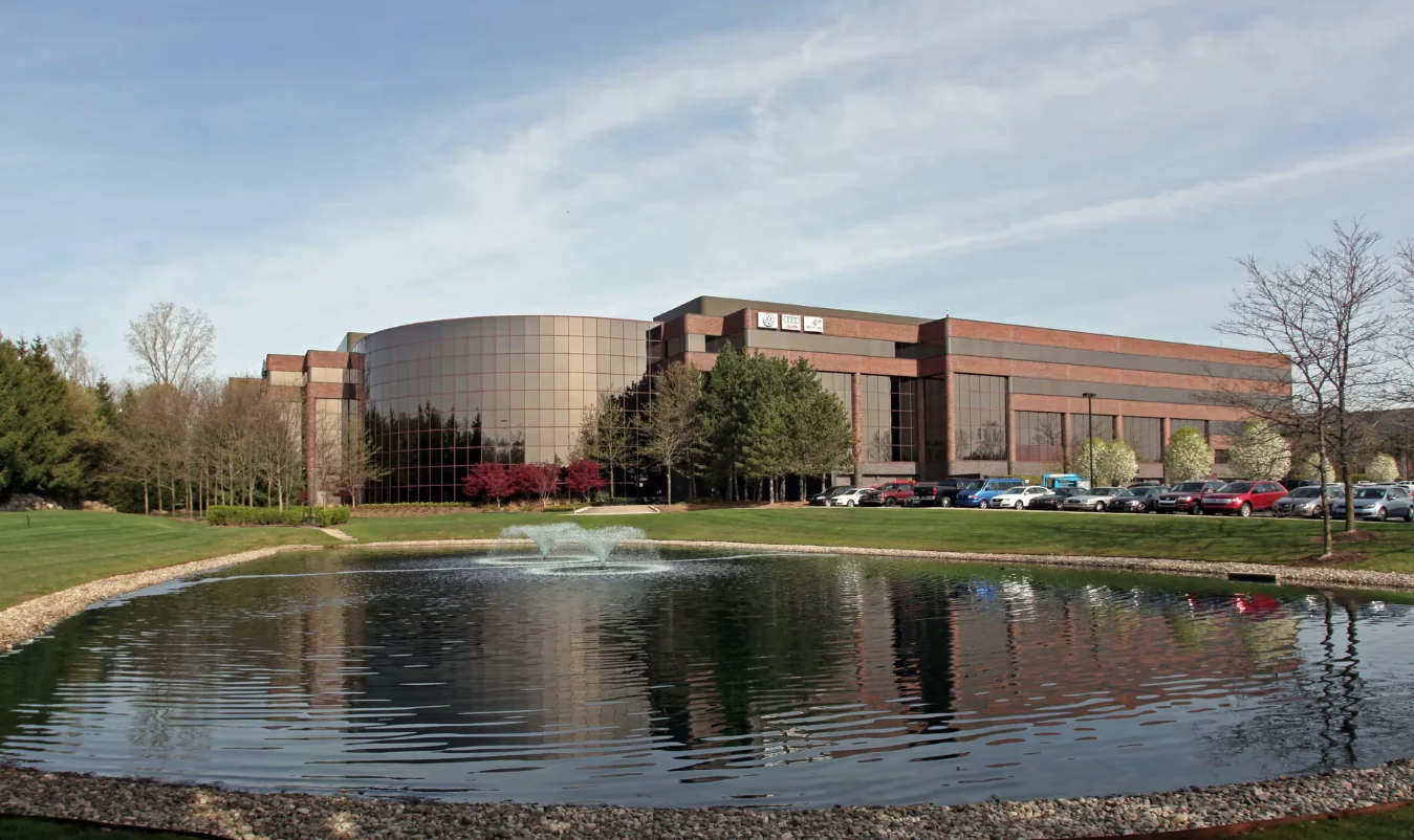 Office in Auburn Hills, MI — Sale in Auburn Hills, MI, photo 1 of 1