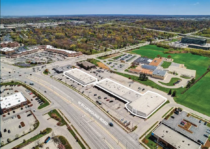 Bluemound Centre — Lease in Brookfield, WI, photo 3 of 8