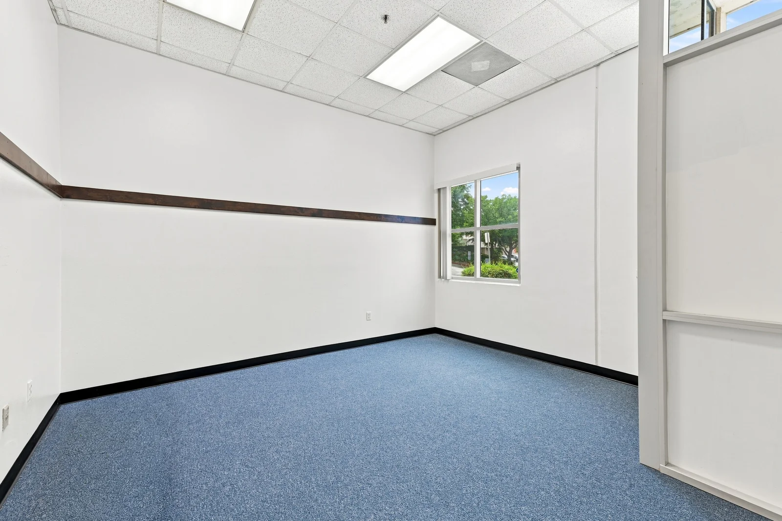 Industrial in Poway, CA — Lease in Poway, CA, photo 3 of 8
