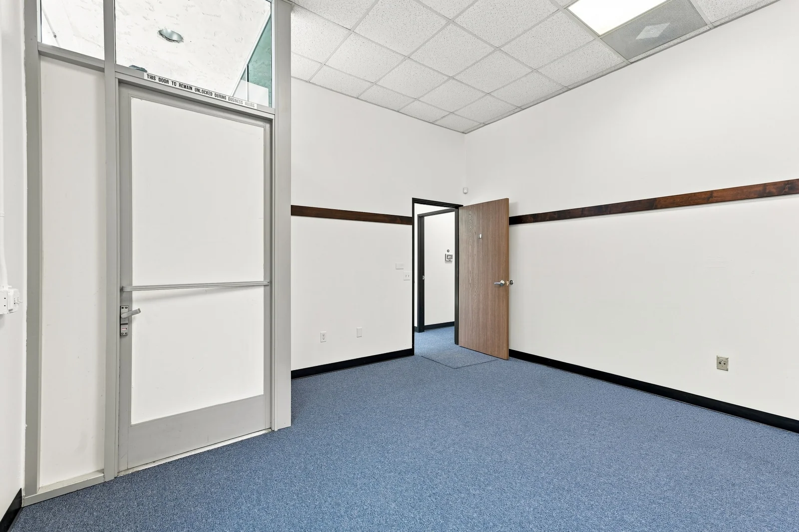 Industrial in Poway, CA — Lease in Poway, CA, photo 4 of 8