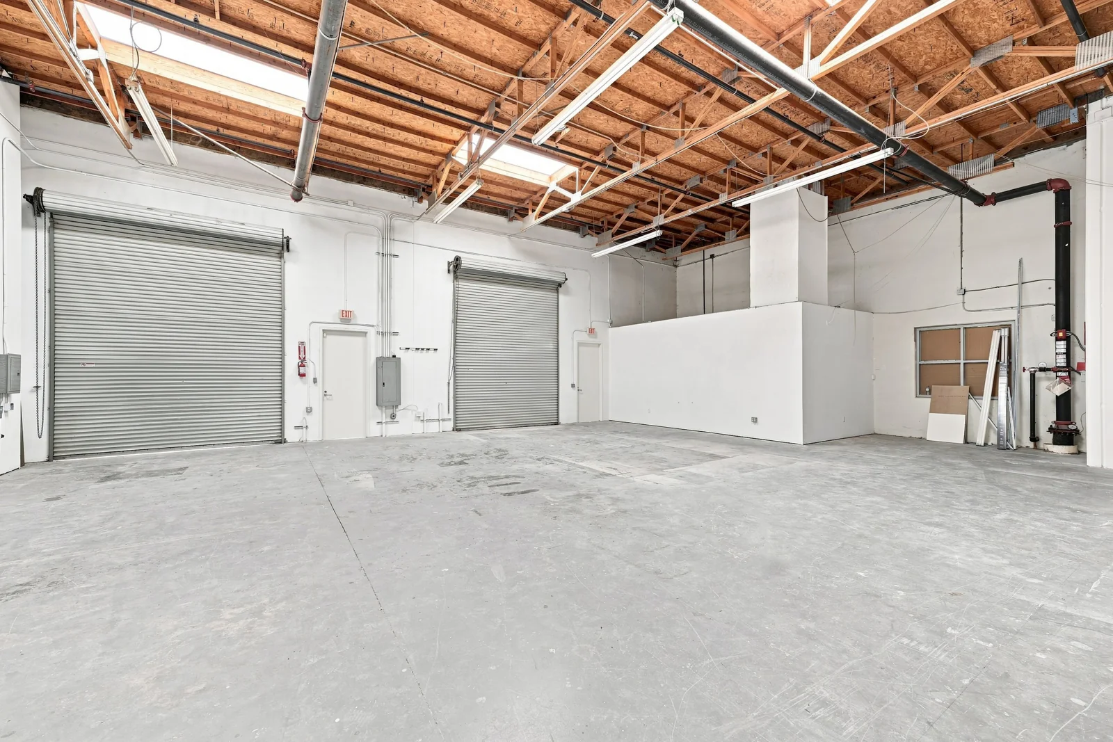 Industrial in Poway, CA — Lease in Poway, CA, photo 7 of 8