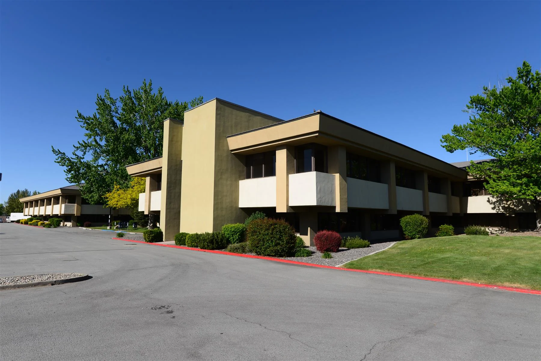 Airport Square — Lease in Reno, NV, photo 3 of 8