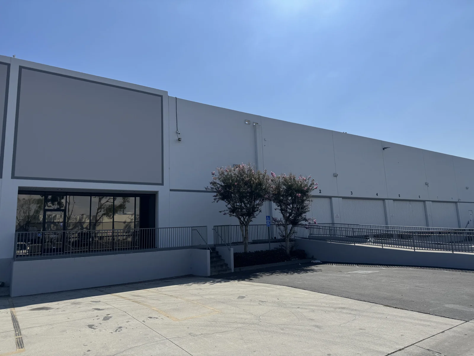 Shoemaker Distribution Center — Lease in Santa Fe Springs, CA, photo 2 of 4