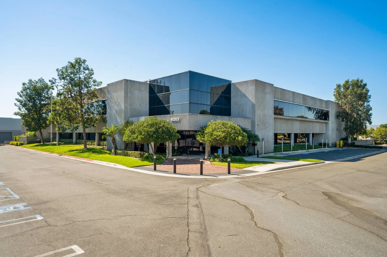 Office in Irvine, CA — Sale in Irvine, CA, photo 1 of 1