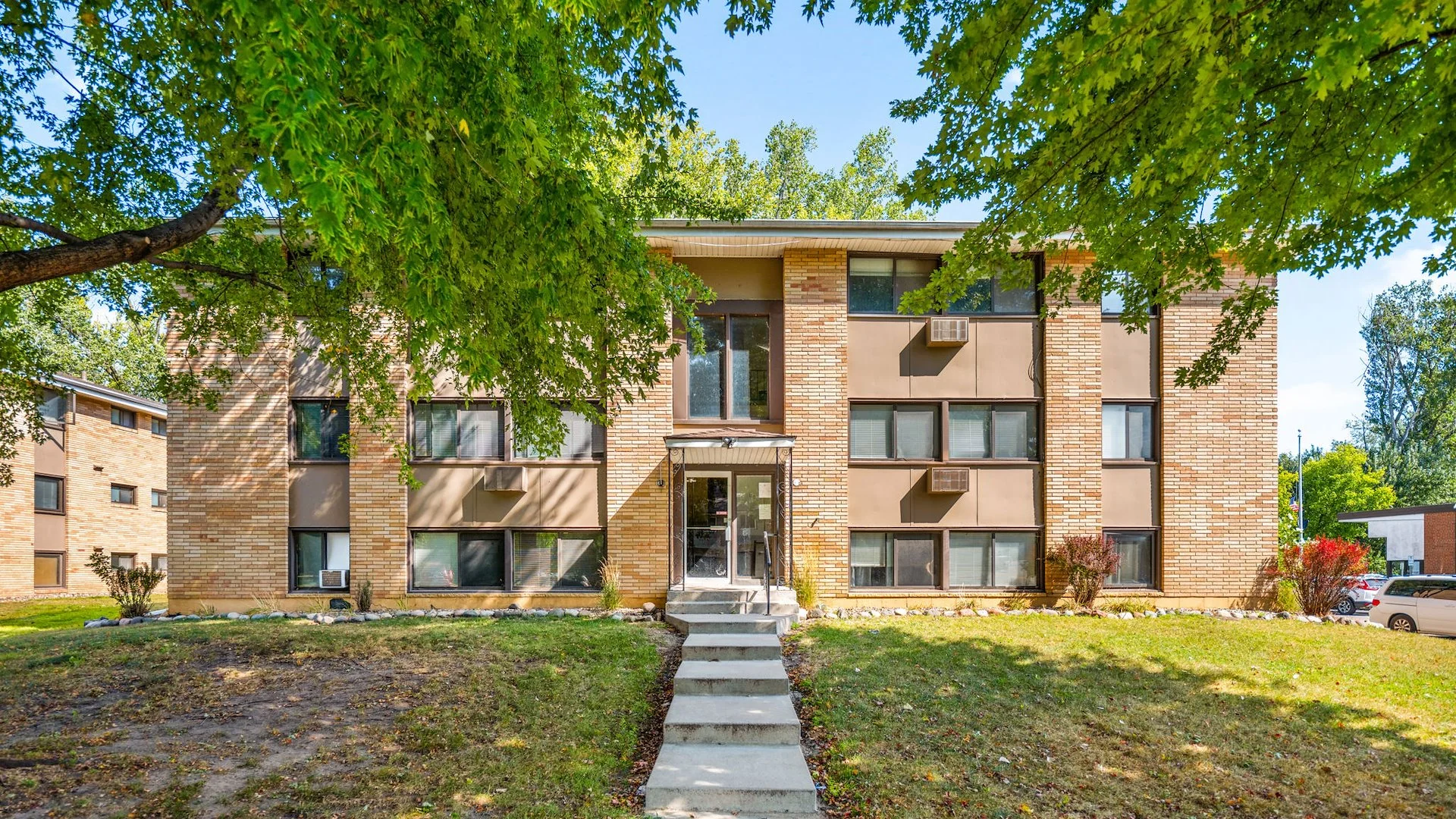 Grass Lake Manor — Sale in Minneapolis, MN, photo 2 of 8