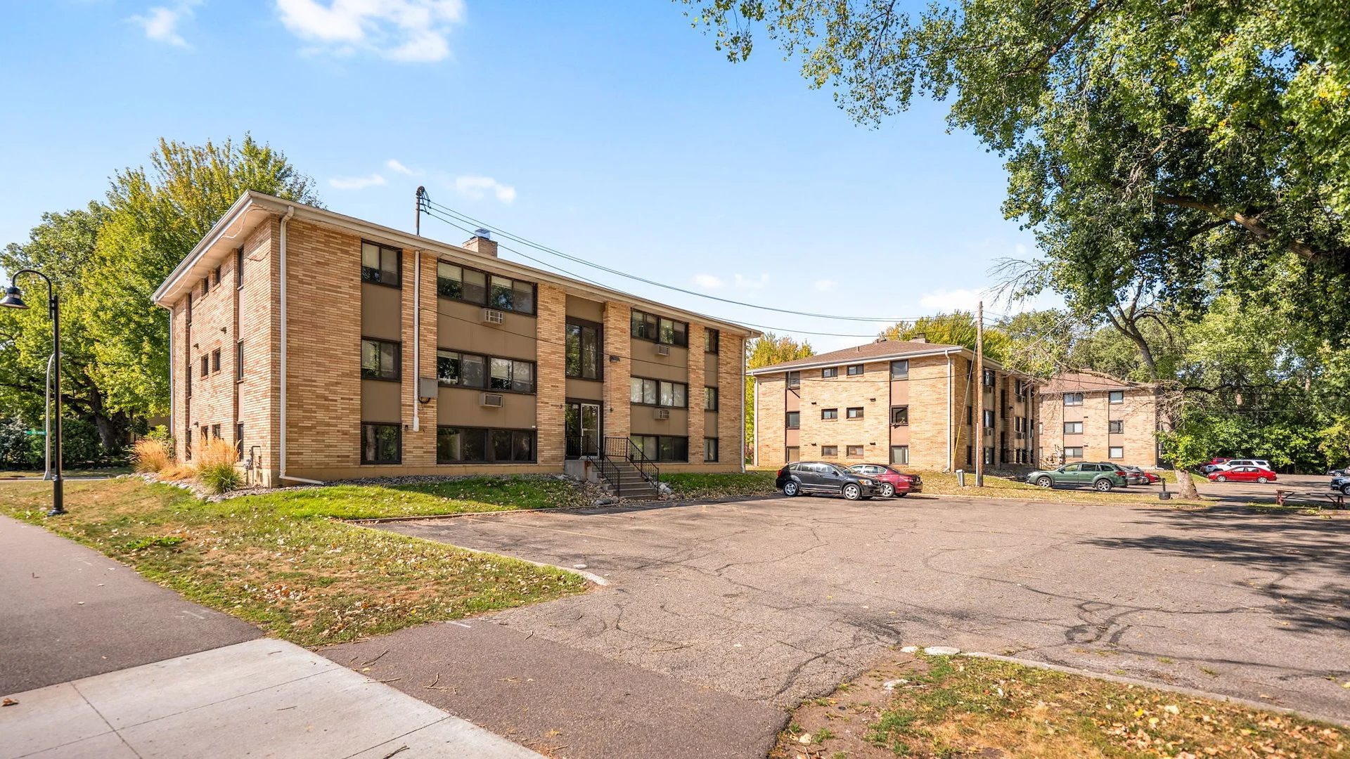 Grass Lake Manor — Sale in Minneapolis, MN, photo 5 of 8