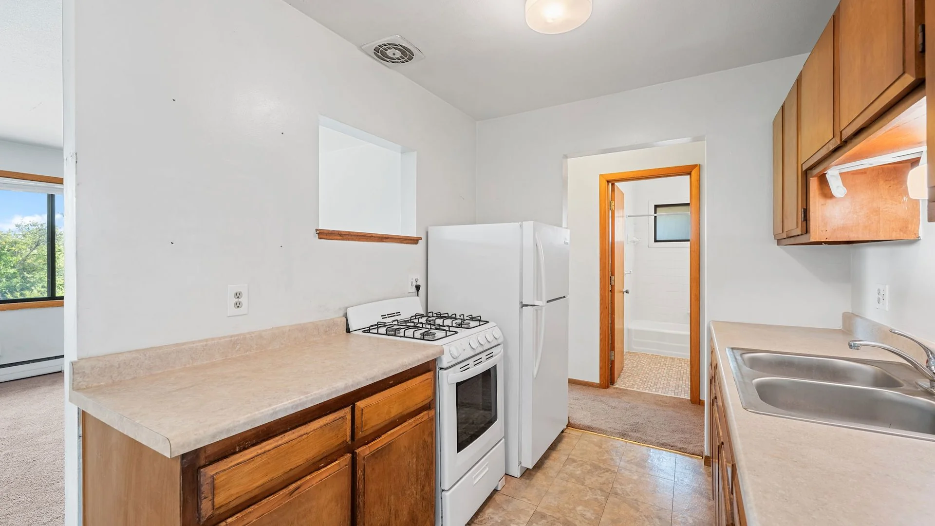 Grass Lake Manor — Sale in Minneapolis, MN, photo 6 of 8
