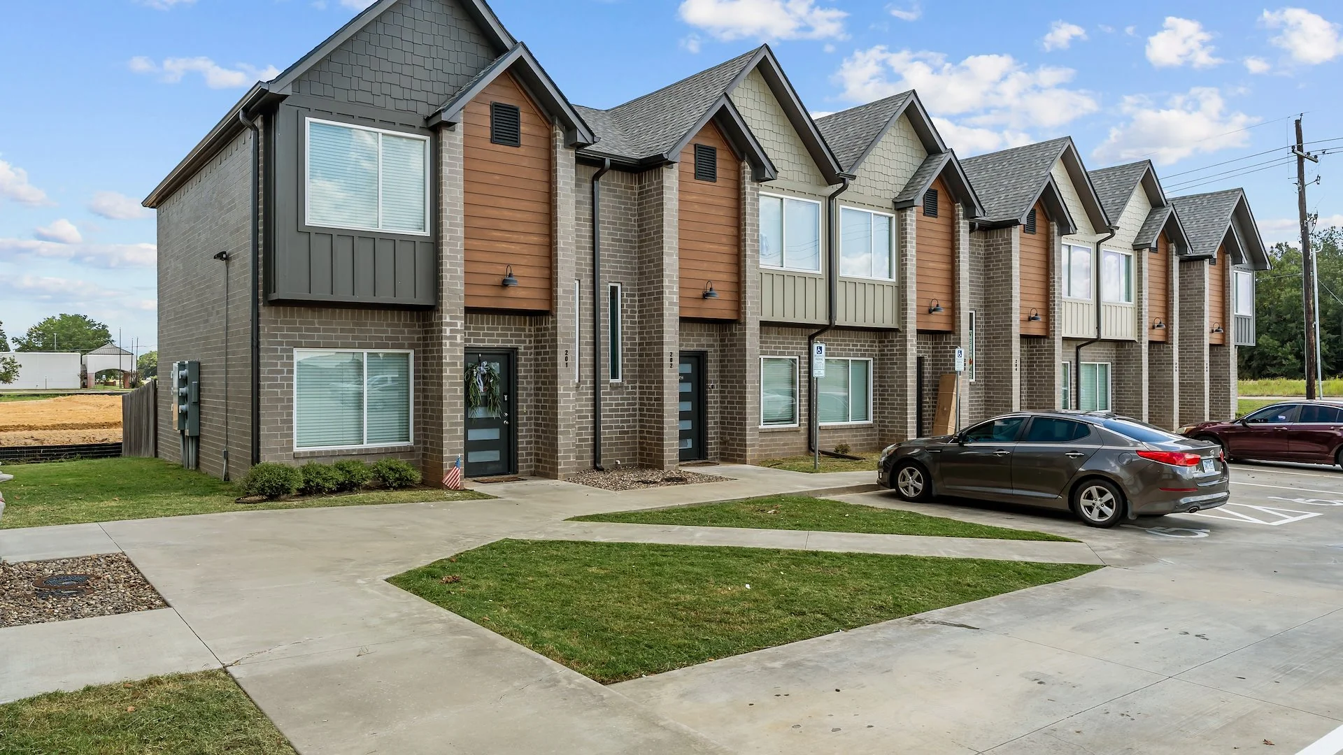 Parkway Townhomes - multifamily for sale in texarkana, AR