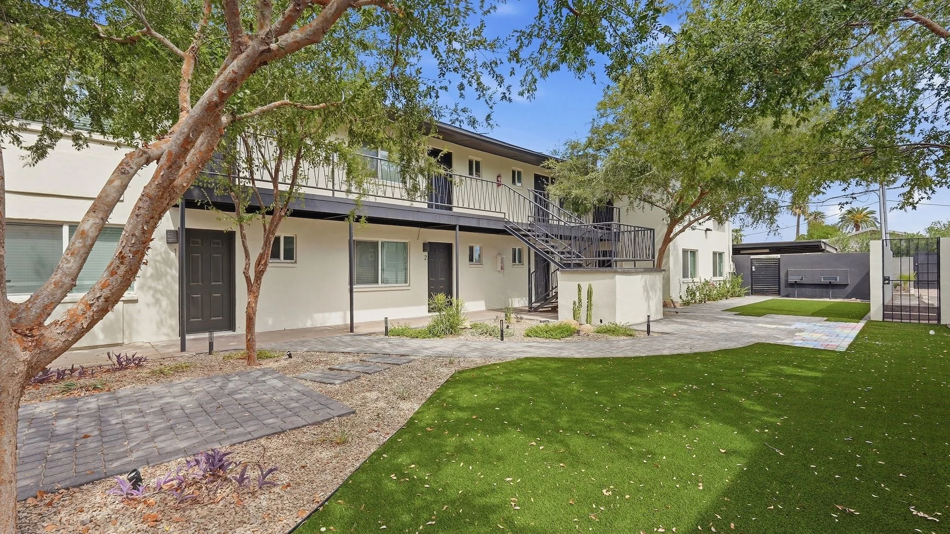 Courtyard on Mill — Sale in Tempe, AZ, photo 3 of 3