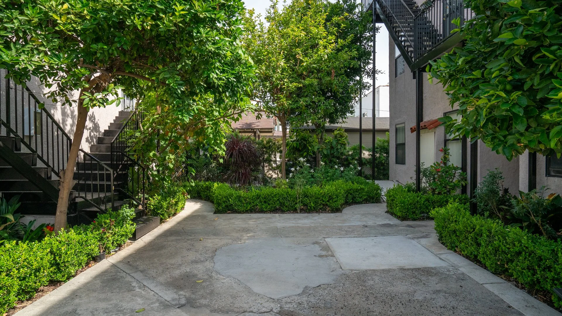 1035 Lime Ave — Sale in Long Beach, CA, photo 2 of 6