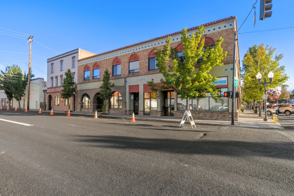 125 S 6TH ST, KLAMATH FALLS, OR 97601 — Sale in Klamath Falls, OR, photo 1 of 6