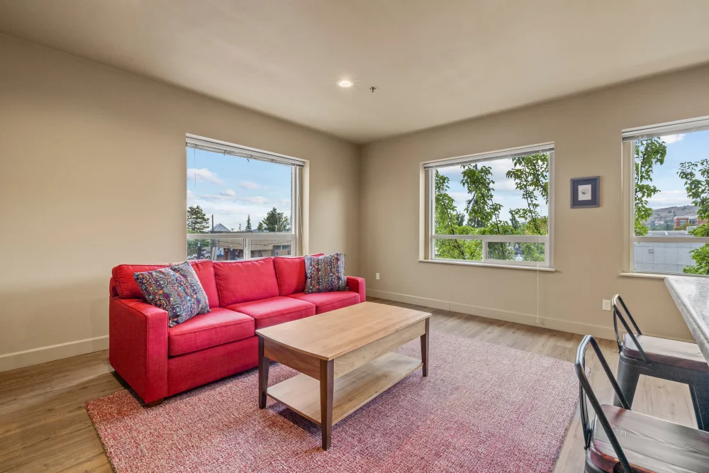 125 S 6TH ST, KLAMATH FALLS, OR 97601 — Sale in Klamath Falls, OR, photo 2 of 6