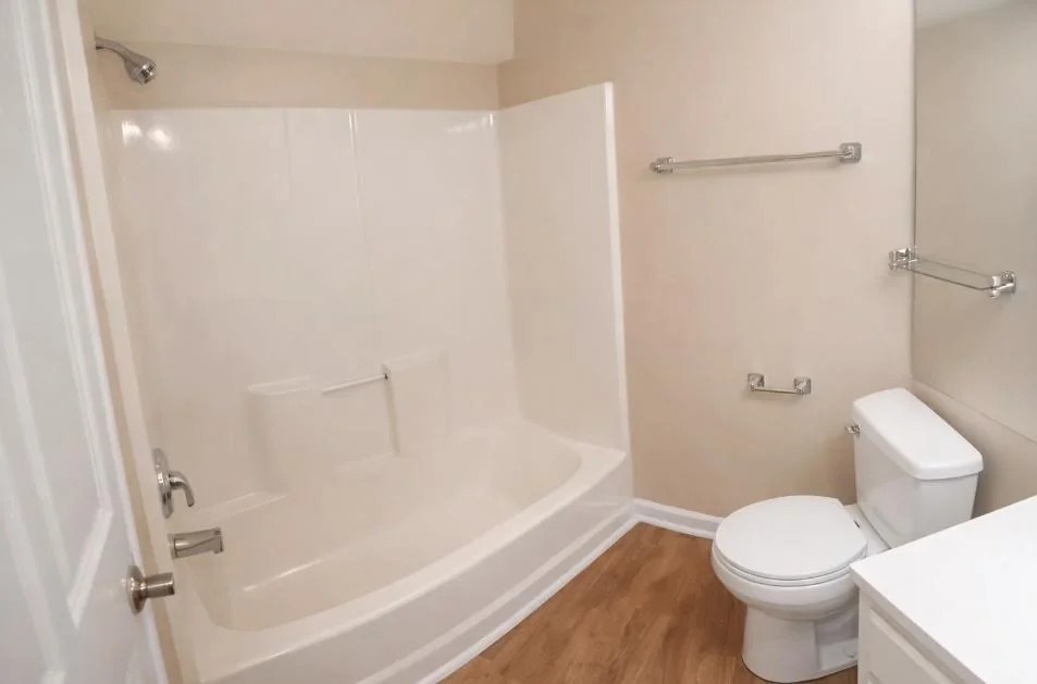 Cedar Springs Apartments — Sale in La Grange, KY, photo 4 of 5