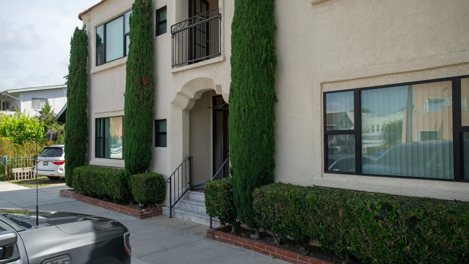 820 Cedar Ave — Sale in Long Beach, CA, photo 3 of 6