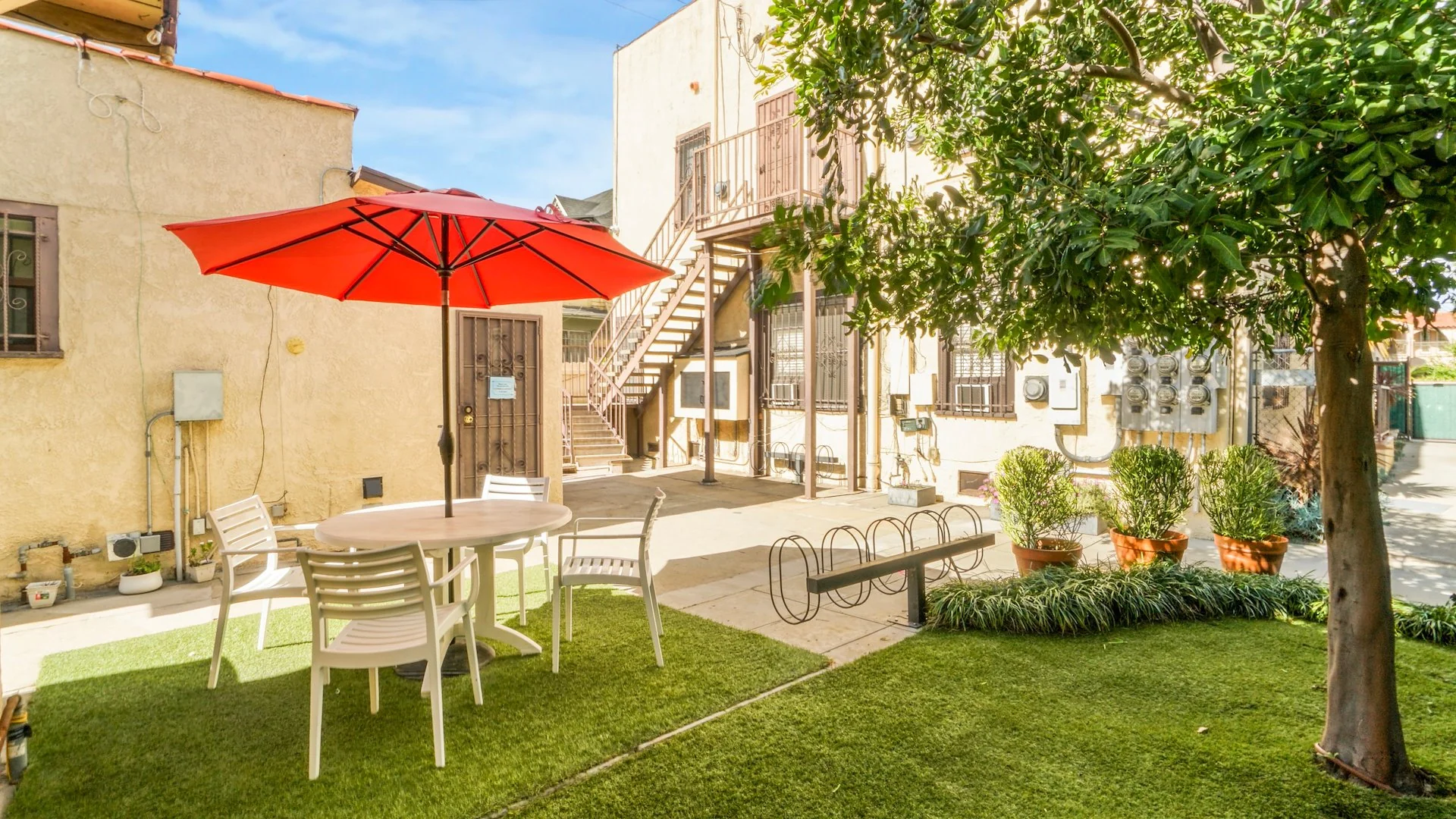 The Stone on 30th — Sale in Los Angeles, CA, photo 3 of 5