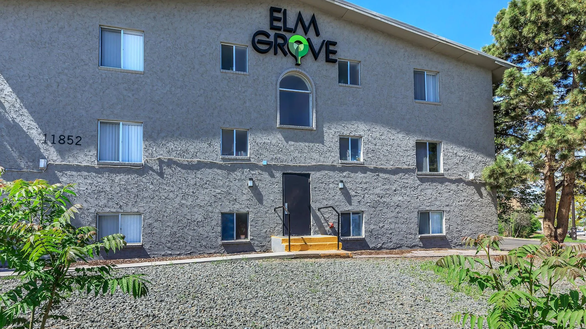 Elm Grove Apartments — Sale in Aurora, CO, photo 1 of 7