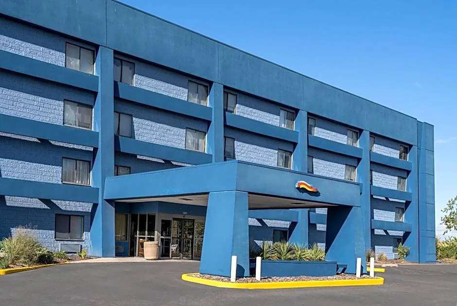 Baymont by Wyndham & Days Inn by Wyndham Davenport - hospitality for sale in davenport, IA