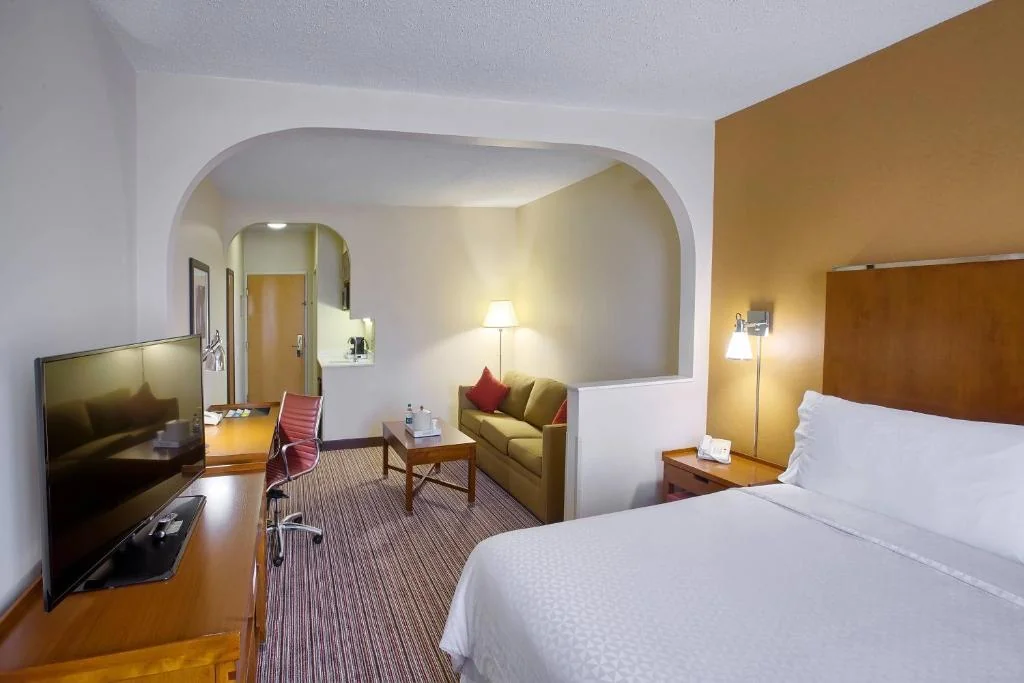 Four Points by Sheraton Charlotte Pineville — Sale in Pineville, NC, photo 3 of 5