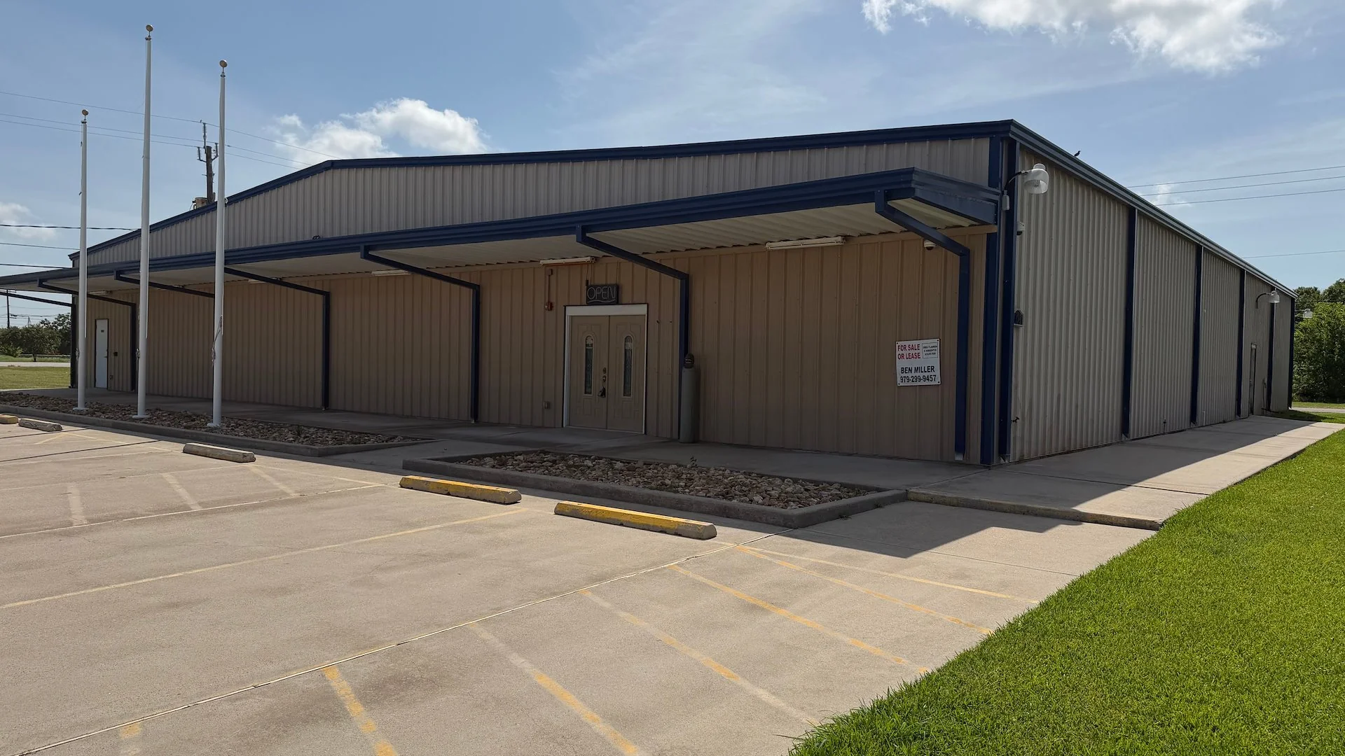 116 South Avenue D — Sale in Freeport, TX, photo 1 of 8