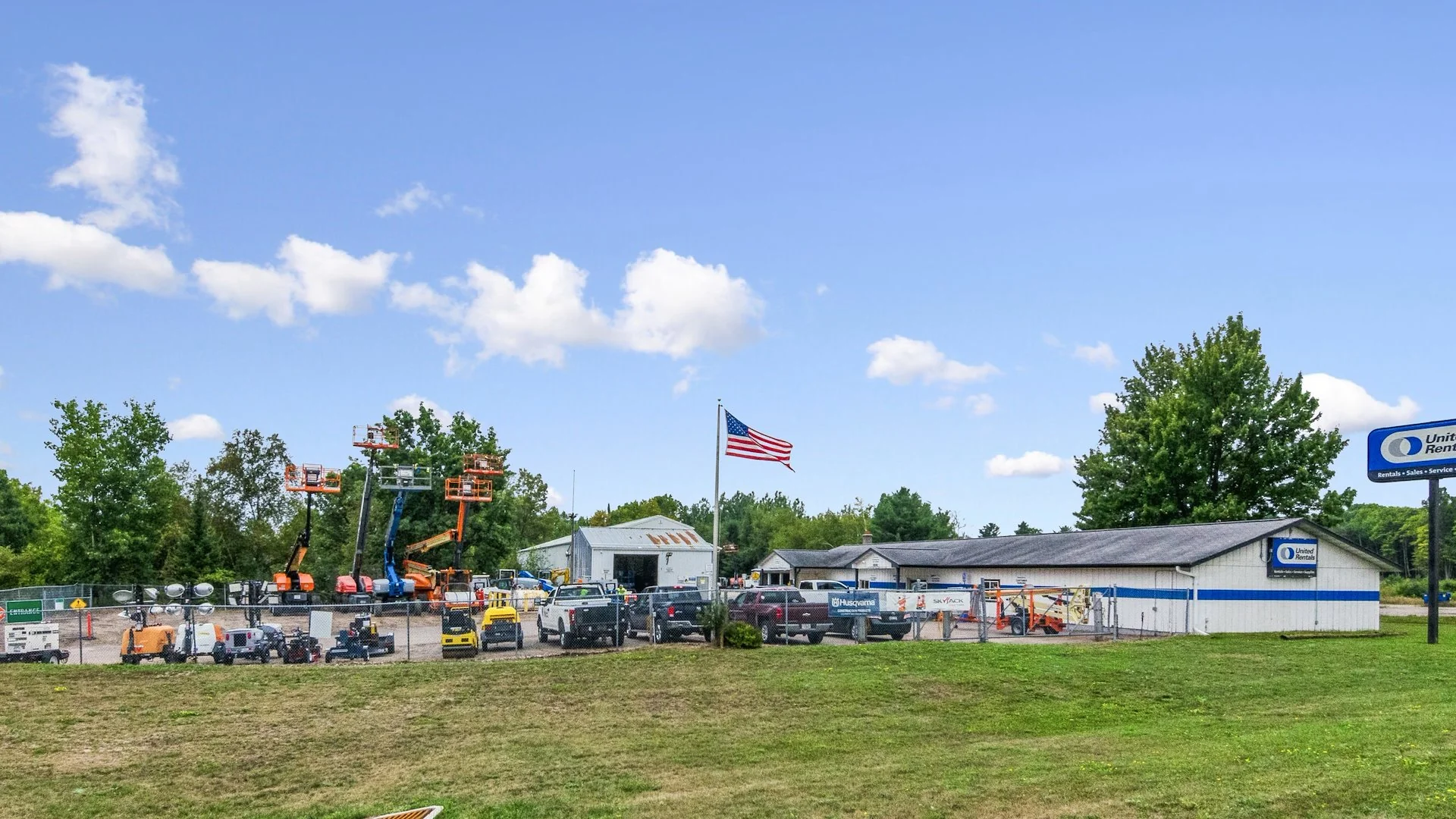 United Rentals | Publicly Traded Company (NYSE: URI)… — Sale in Rhinelander, WI, photo 3 of 3