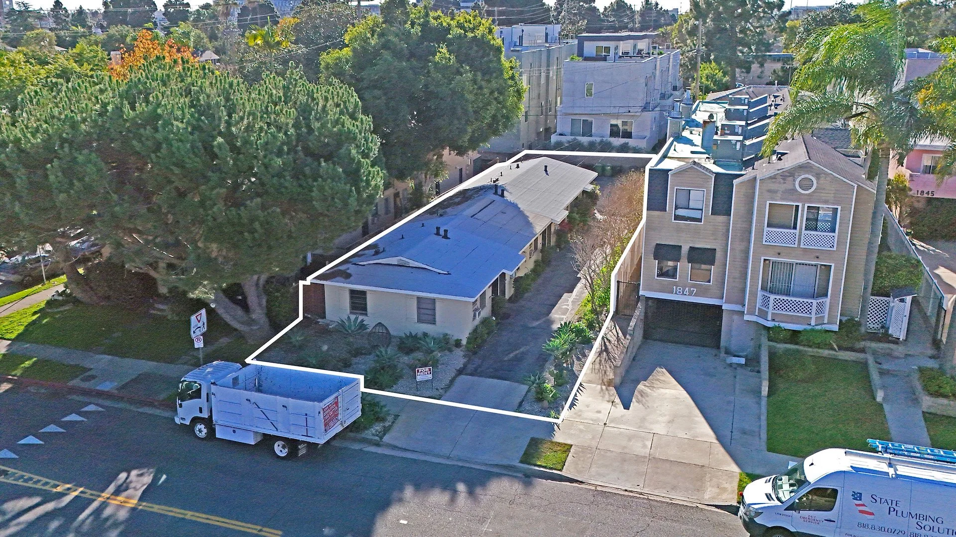 1851 S Barrington Ave — Sale in Los Angeles, CA, photo 1 of 2