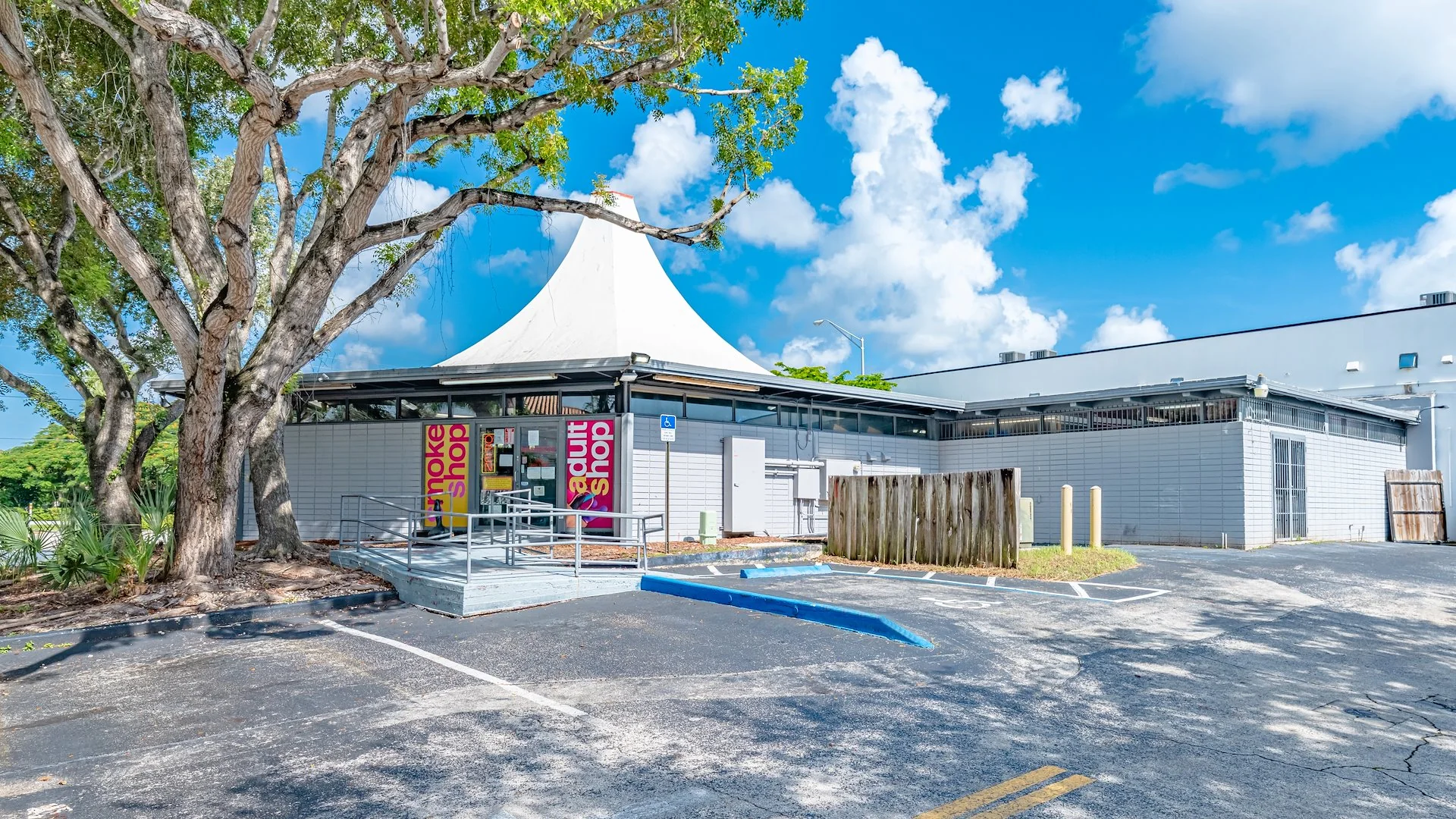 Palmetto Bay Vacant Single Tenant Retail Building — Sale in Miami, FL, photo 5 of 6