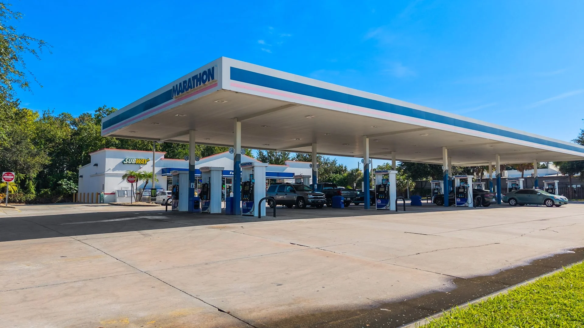 7-Eleven Corp. Guarantee | Low Rent | Fee Simple |… — Sale in Tampa, FL, photo 1 of 2
