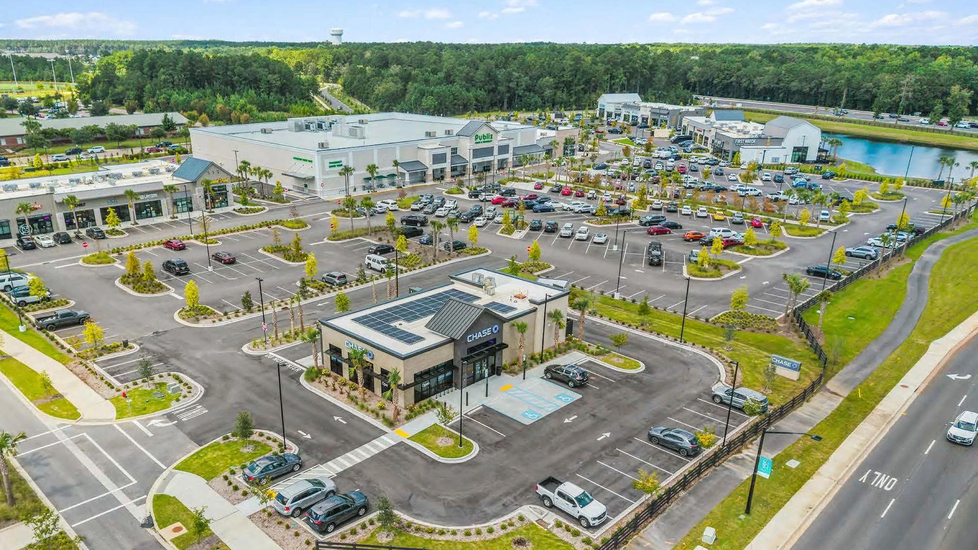 Chase Bank | New Publix Outparcel — Sale in Summerville, SC, photo 1 of 4