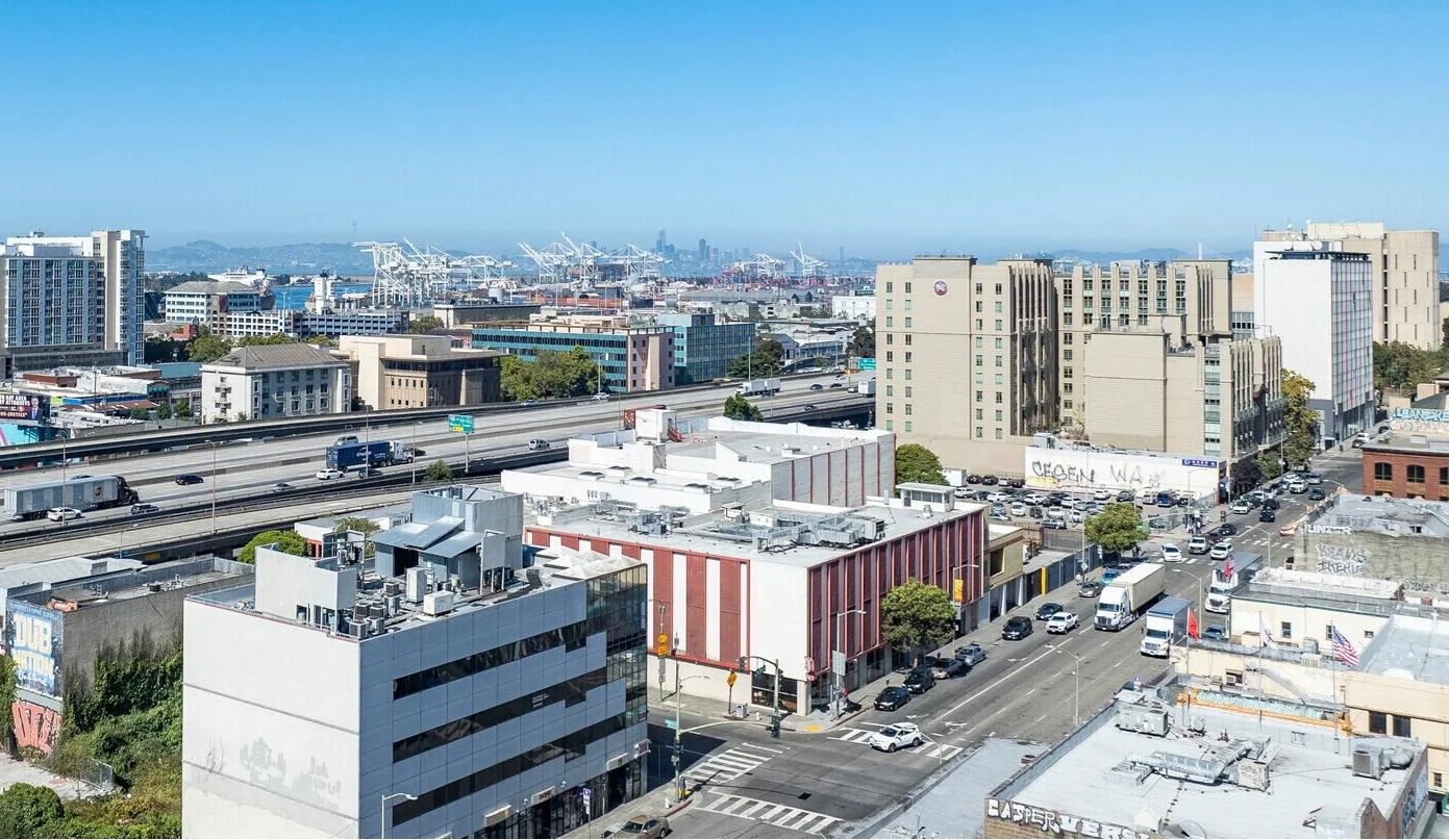 Atrium Plaza — Sale in Oakland, CA, photo 4 of 6