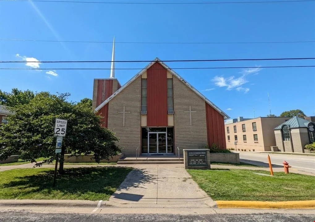 101 N Major St — Sale in Eureka, IL, photo 2 of 8