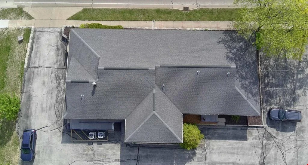 4809 Sheridan Rd — Sale in Peoria, IL, photo 4 of 8
