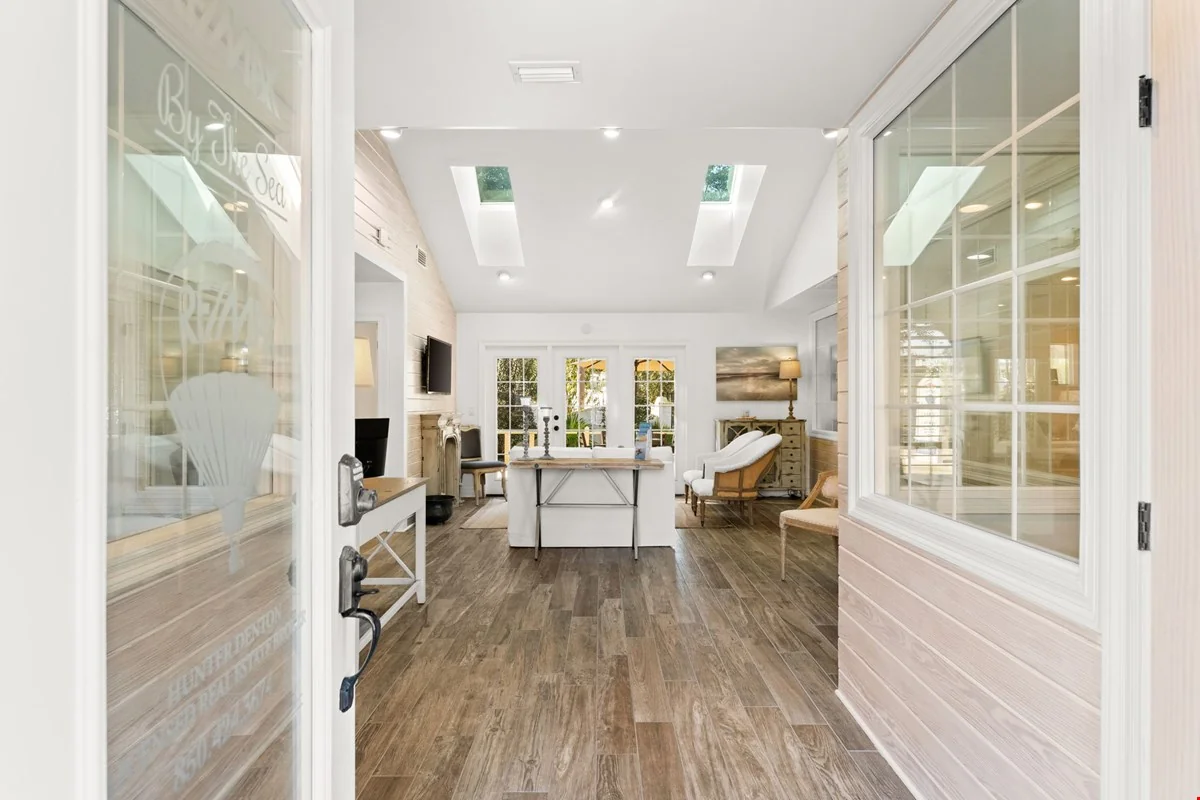 30A office Building — Sale in Santa Rosa Beach, FL, photo 3 of 8