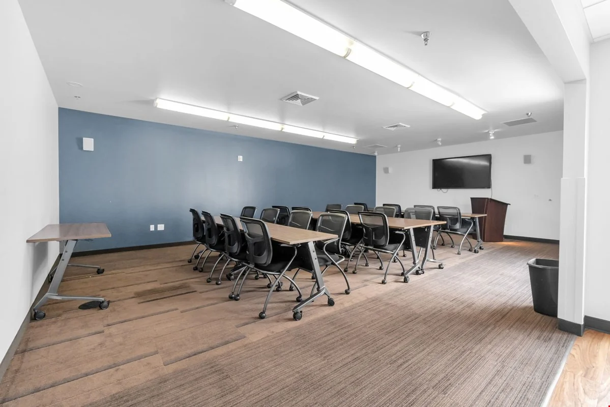 Larimer Parkway — Lease in Johnstown, CO, photo 5 of 8
