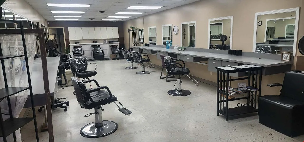 322-334 Gill St - Salon / Commercial — Lease in Alcoa, TN, photo 3 of 8