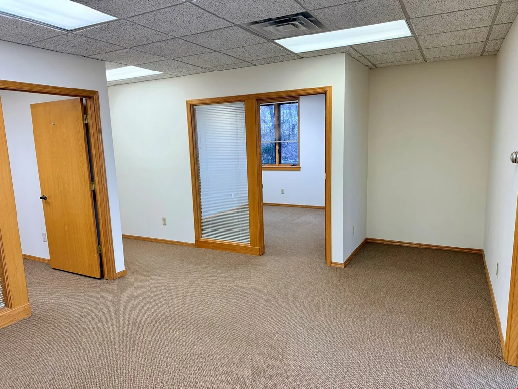 Foxridge Office Suites: 1424 N High Point Rd,… — Lease in Middleton, WI, photo 4 of 8