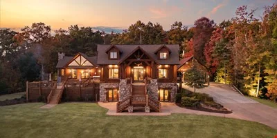 15 Bedroom Hospitality Venue in North Georgia Mountains — Sale in Sautee Nacoochee, GA, photo 2 of 8
