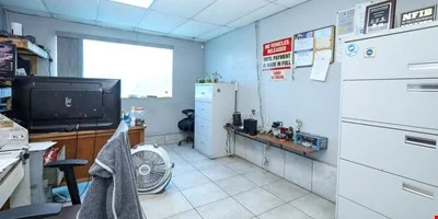 Mechanic Shop — Sale in Orlando, FL, photo 8 of 8