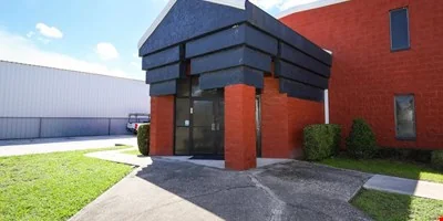 Warehouse | Office Space — Lease in Orlando, FL, photo 2 of 8