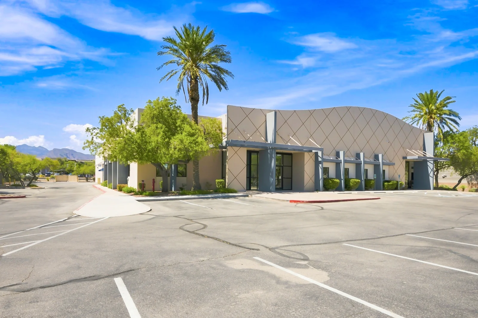 2701 Crimson Canyon Drive — Sale in Las Vegas, NV, photo 2 of 8