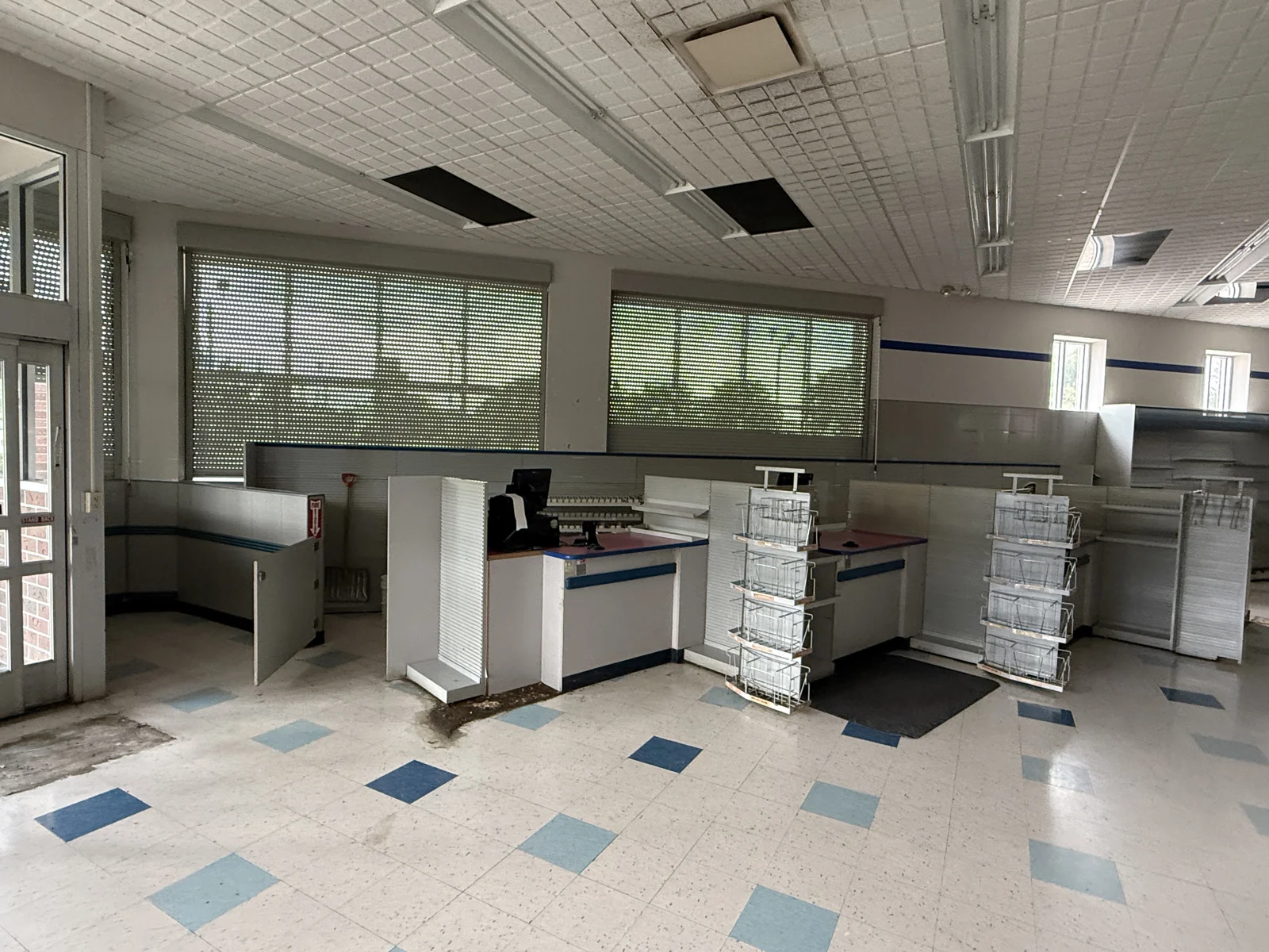 Former Rite Aid Available! — Lease in Wellington, OH, photo 4 of 8
