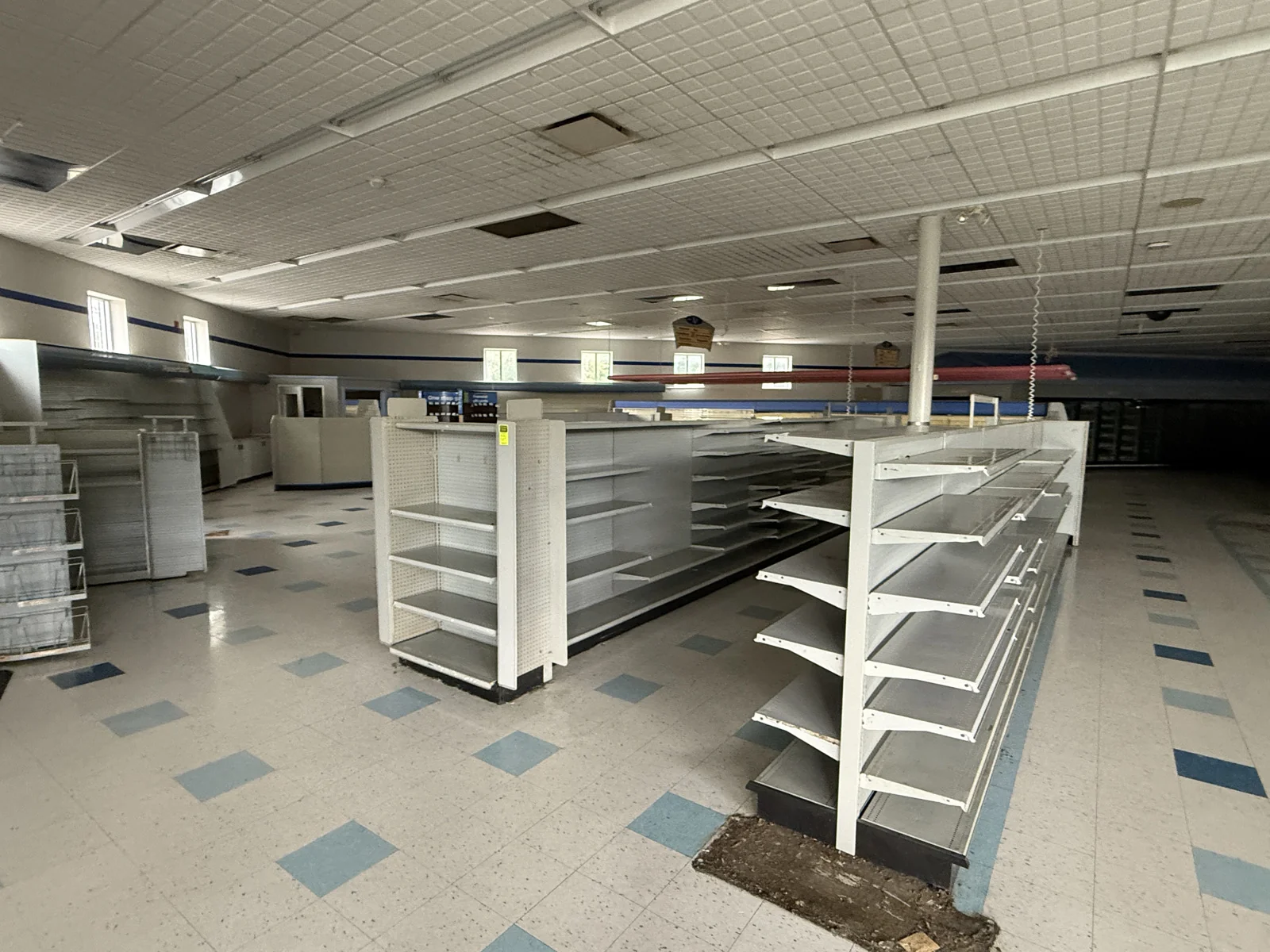 Former Rite Aid Available! — Lease in Wellington, OH, photo 5 of 8