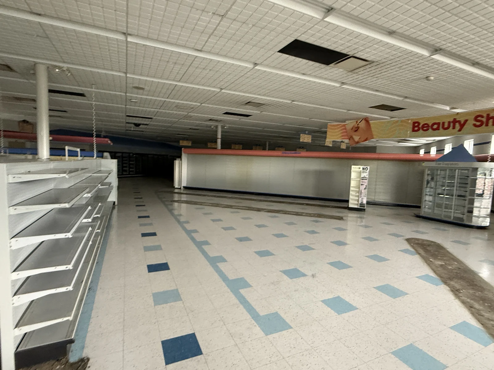 Former Rite Aid Available! — Lease in Wellington, OH, photo 6 of 8
