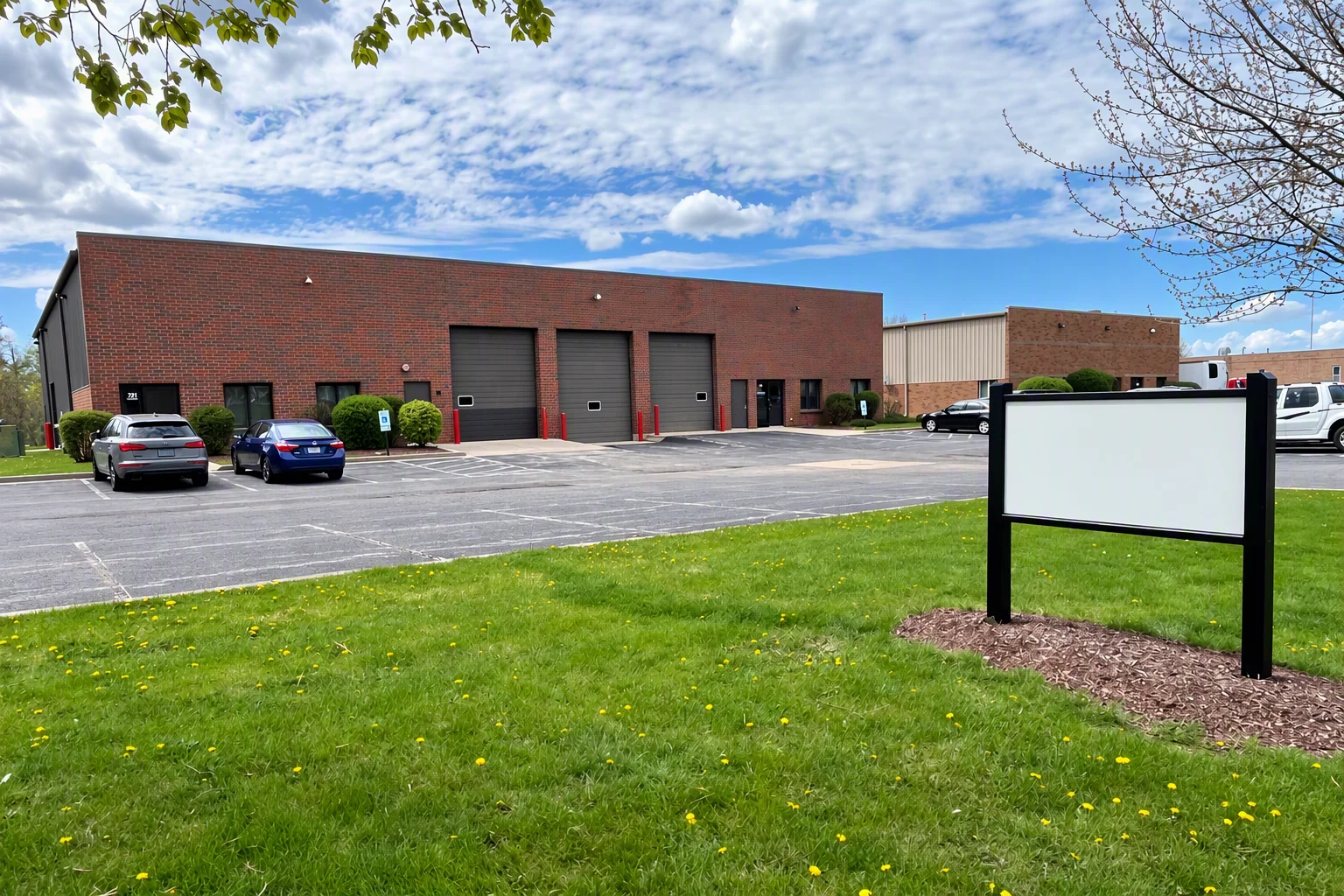 731 N Raddant Road, Batavia, Illinois — Lease in Batavia, IL, photo 1 of 4